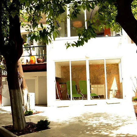 Garden And City Views In Graca